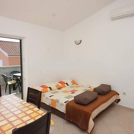 Apartments Pasman Banj Pokoj fotografie